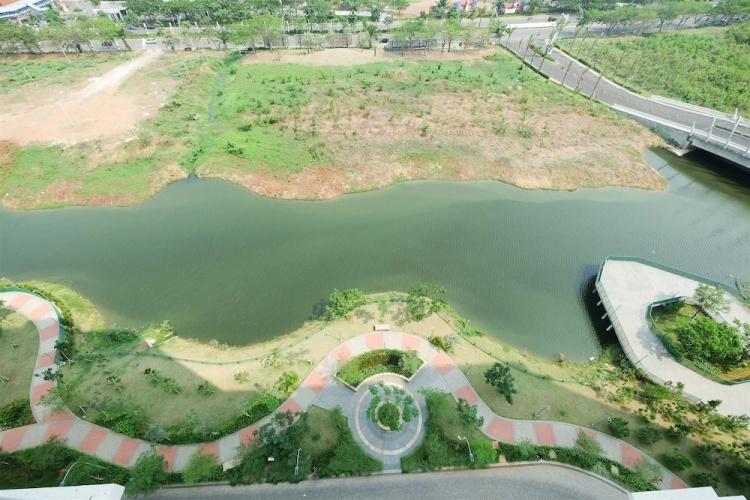 Spacious 2BR The Springlake Apartment By Travelio