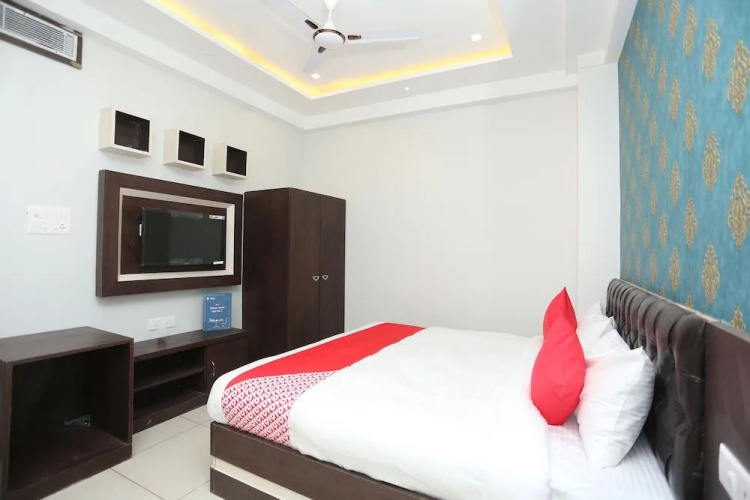 Capital O 26711 Mukesh Palace