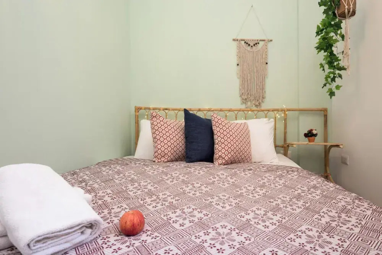 Boho-Chic Cozy 2BR - Apt & Balcony in Mar Mikhael