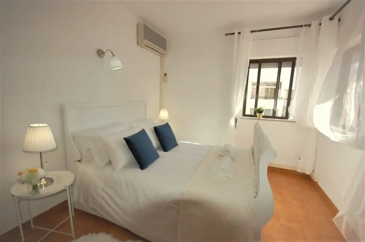 2 Bedrooms Apartment beachfront