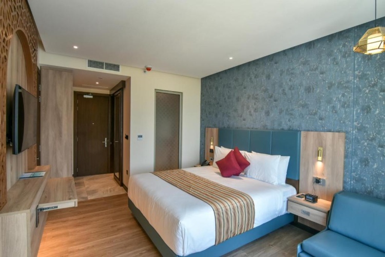 Deluxe Double room with city view