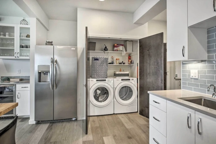 2 Bedrooms Apartment