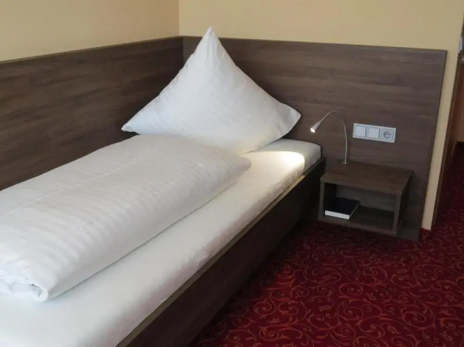 Ates Hotel Lampertheim by Aurum