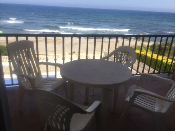Apartment with balcony and with sea view
