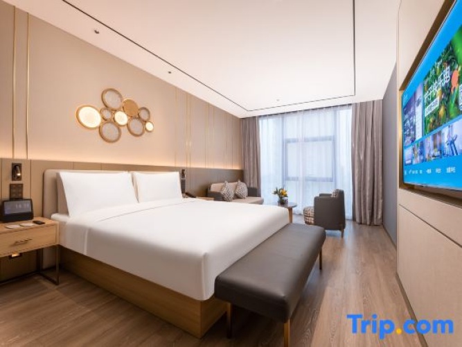 Double Suite with street view