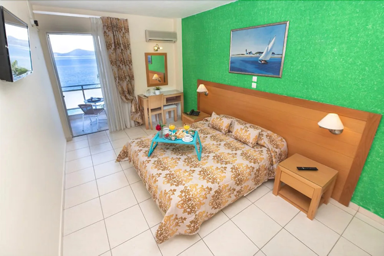Hotel Avra