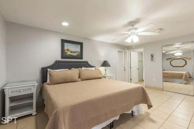 Bahia Mar 418