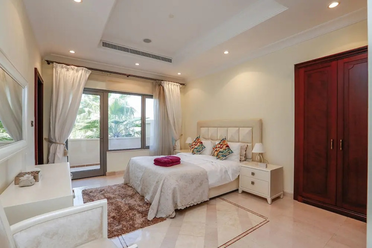 Kennedy Towers - Signature Frond L - Image 3