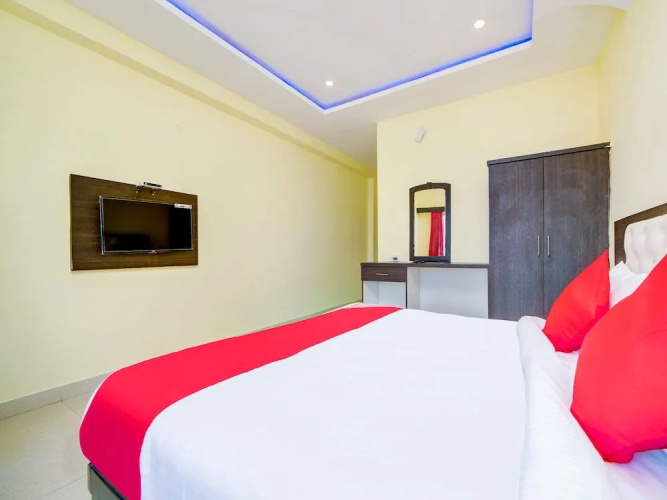 Oyo 40720 Hotel Srs Regency