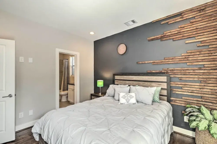 3 Bedrooms Apartment