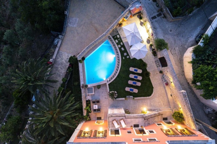 4 Bedrooms Villa with mountain view