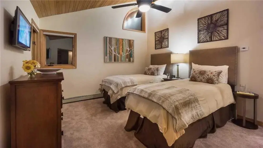 Trails Edge Lodge