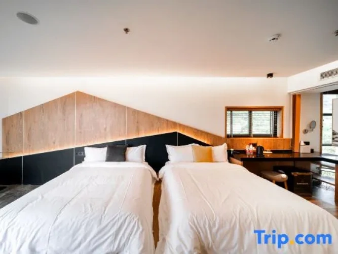 Twin Suite with balcony and with sea view