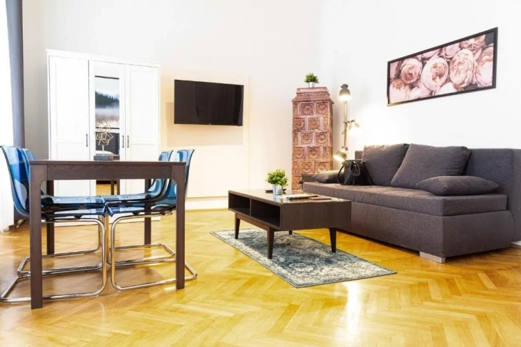 2 Bedrooms Apartment