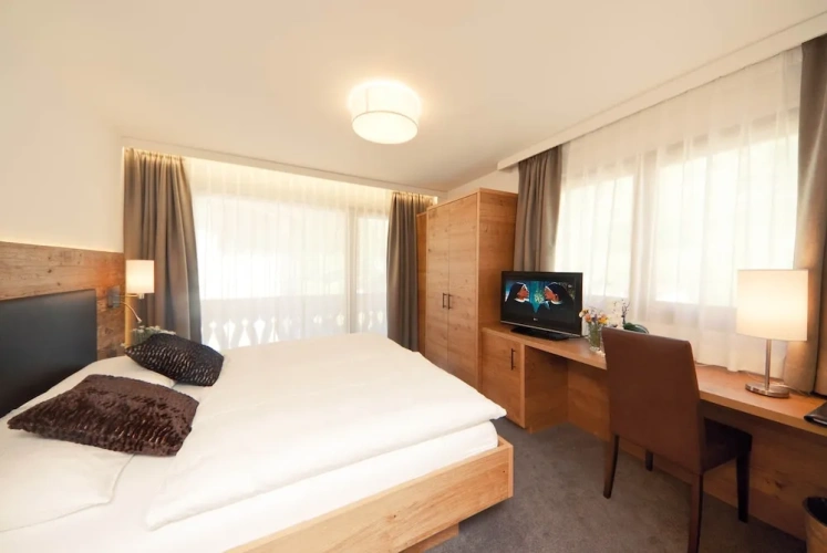 1 Bedroom Standard Suite with balcony