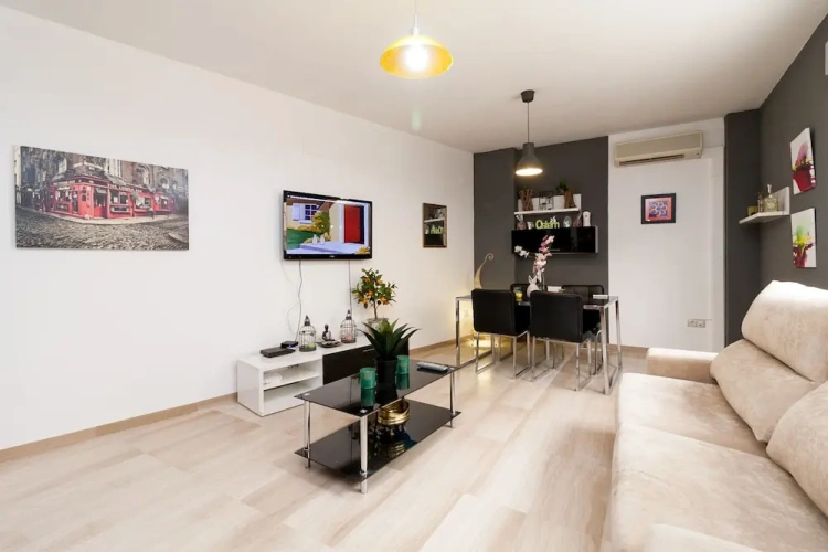 2 Bedrooms Bungalow