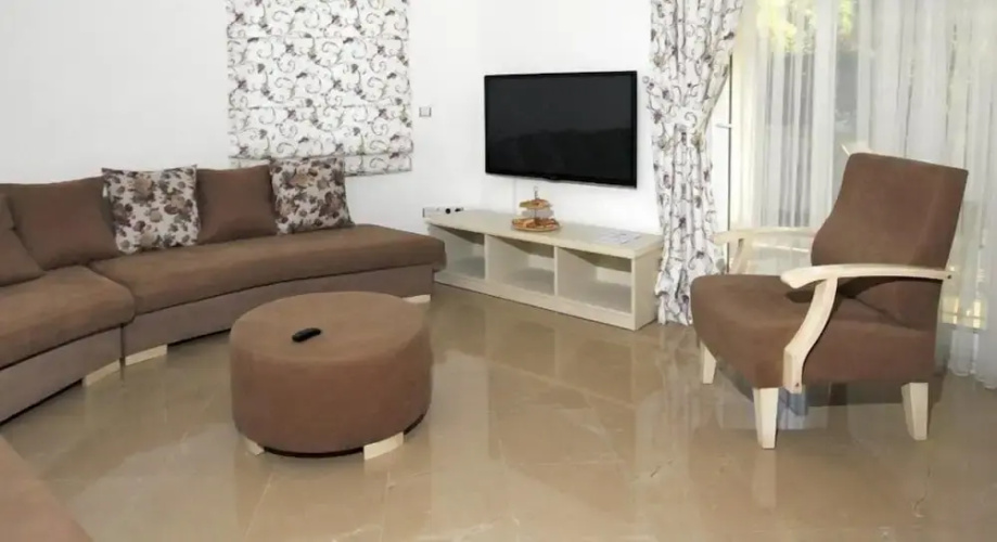 Villa Liya 2 by Elm