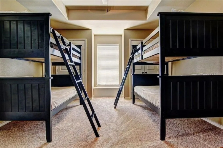 2BR 2BA Beautiful House with Ocean Views by RedAwning