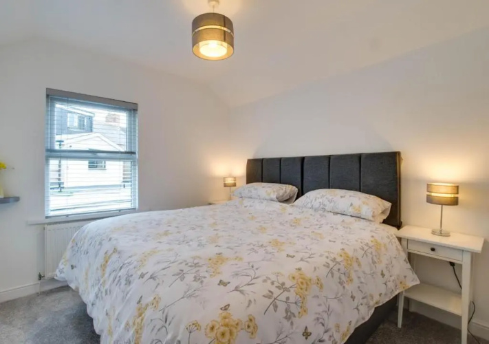 Drws Nesaf Cardiff Townhouse