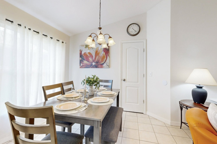 Dog-friendly, Private Pool , Central AC, Full Kitchen, Wifi, Snow-bird Friendly