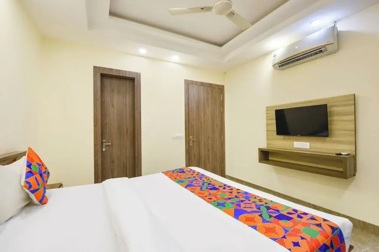 Fabhotel Alpha Stayz