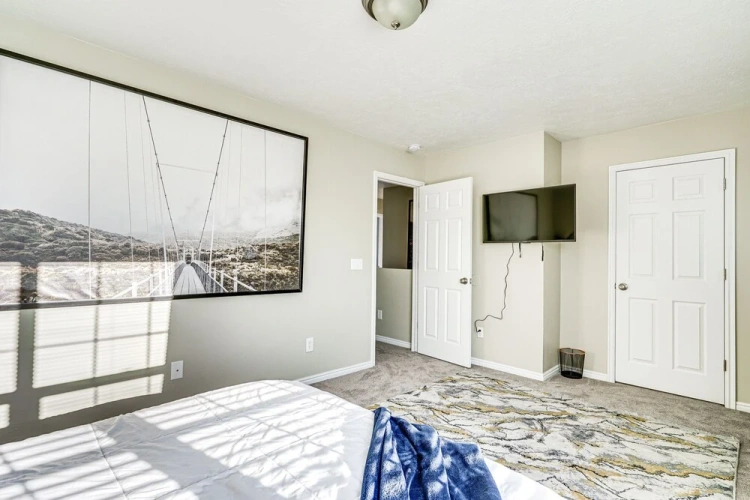 5 Bedrooms Cottage