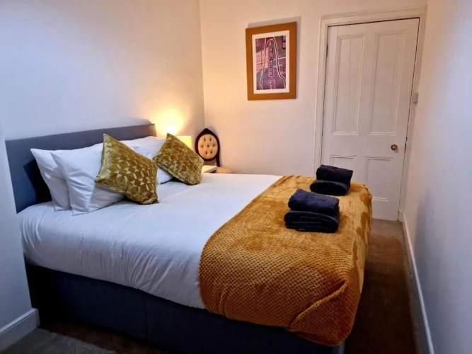 2 Bedrooms Apartment