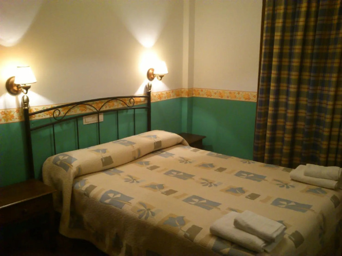 Hostal y Apartamento Rural Los Naranjos