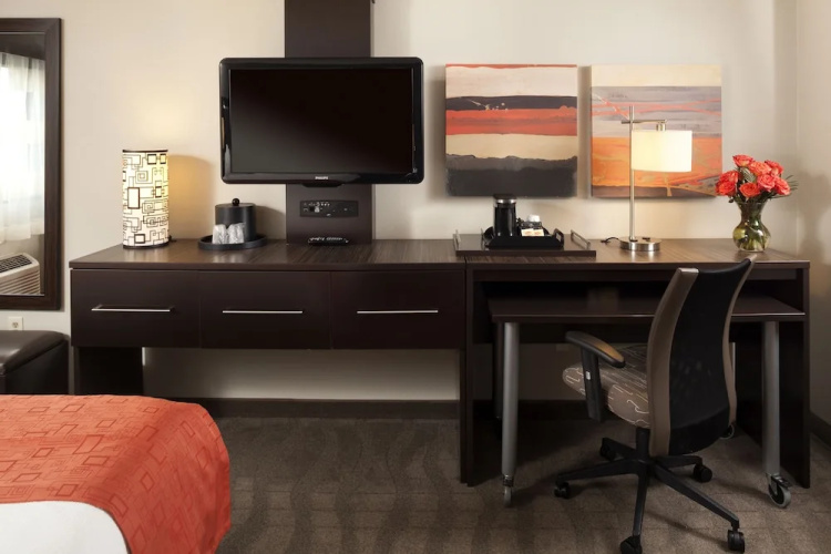 Newark Airport Hotel