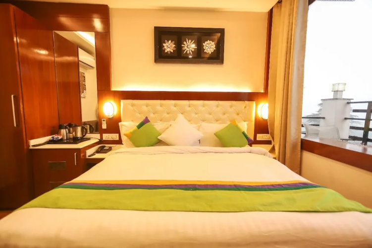 Lavish Inn