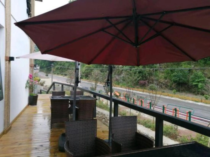 Qishe Hostel