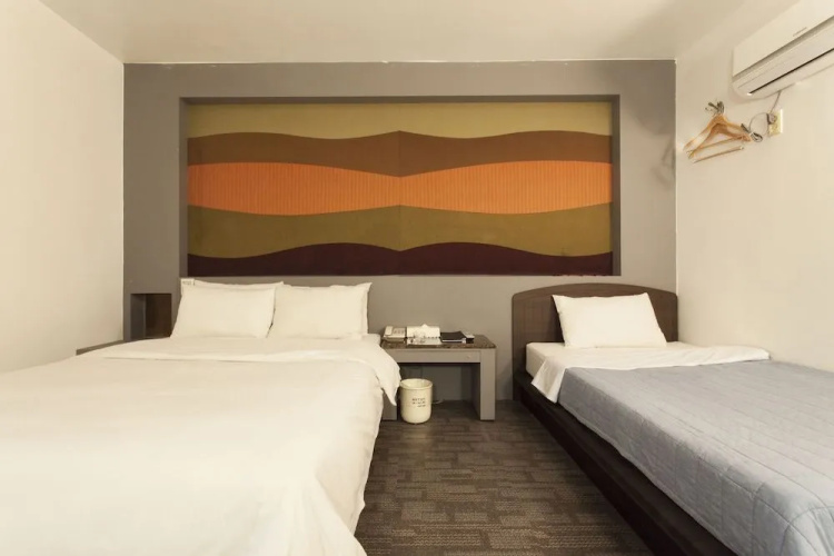 A-NA Hotel