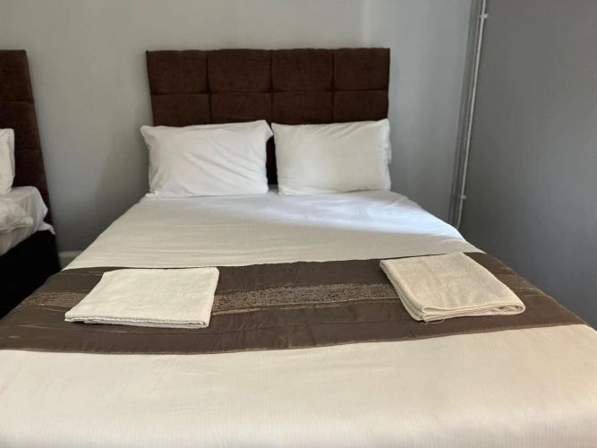 Assheton Arms Hotel