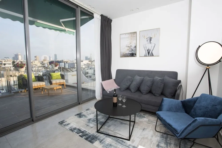 Deluxe Penthouse Suite