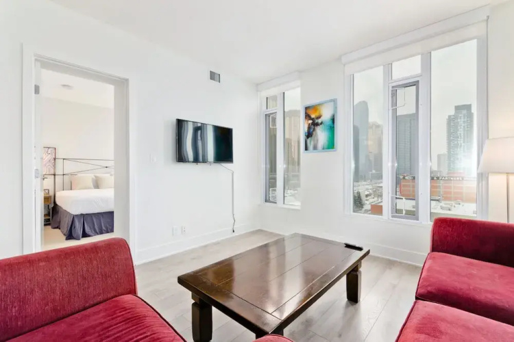 Suite Digs Mark on 10th