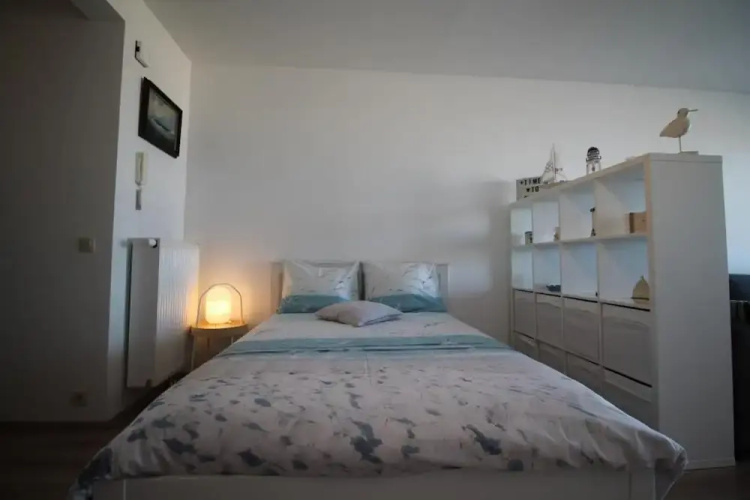 Huswell - Beach Studio With Balcony Sea View