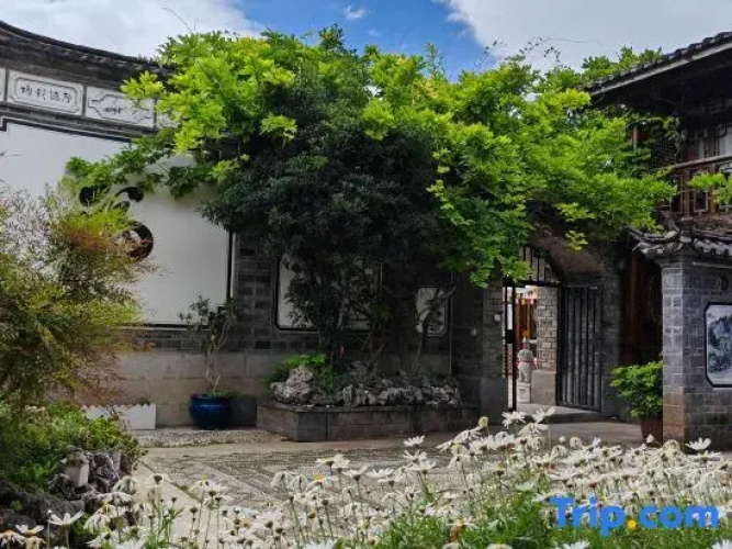 Lijiang Chuntian Li Inn