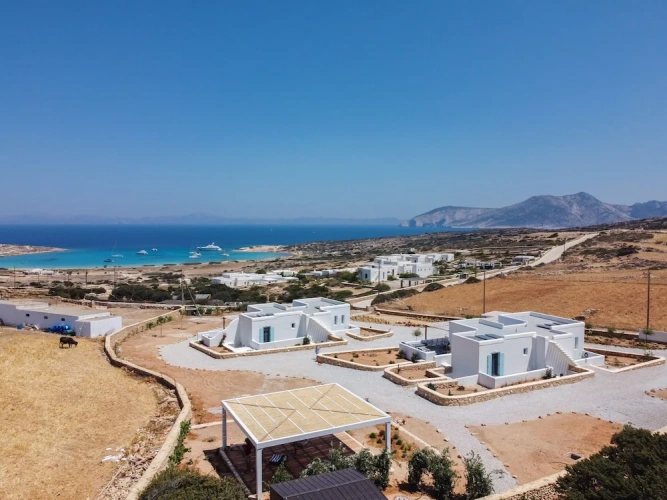 2 Bedrooms Luxury Villa beachfront