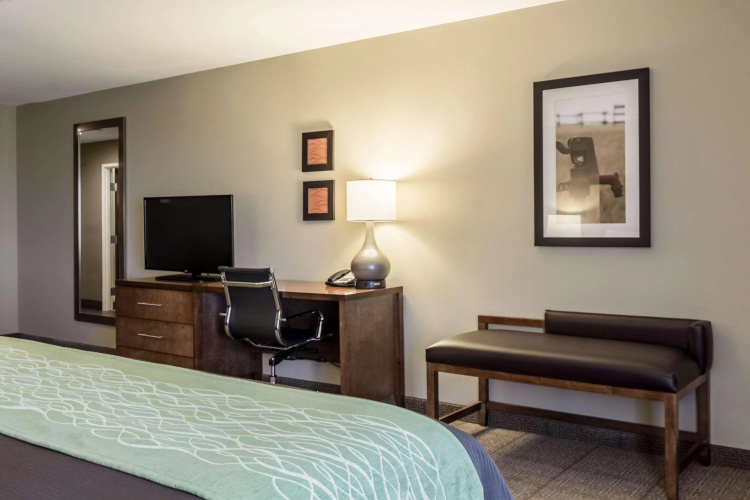 Comfort Inn & Suites Avera Southwest