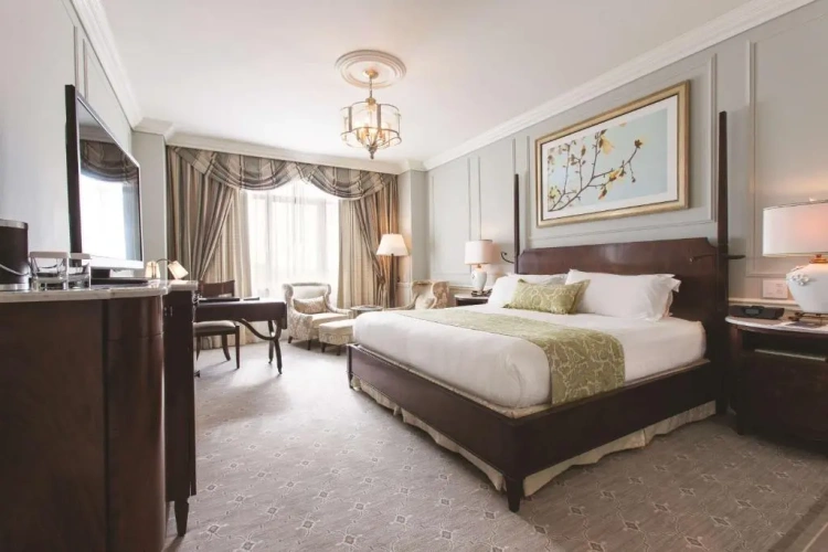 Premier room