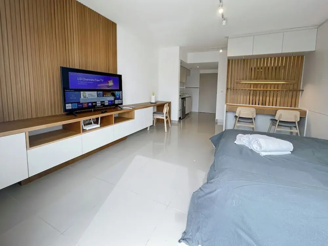 Studio Luxury Balcony Pool
