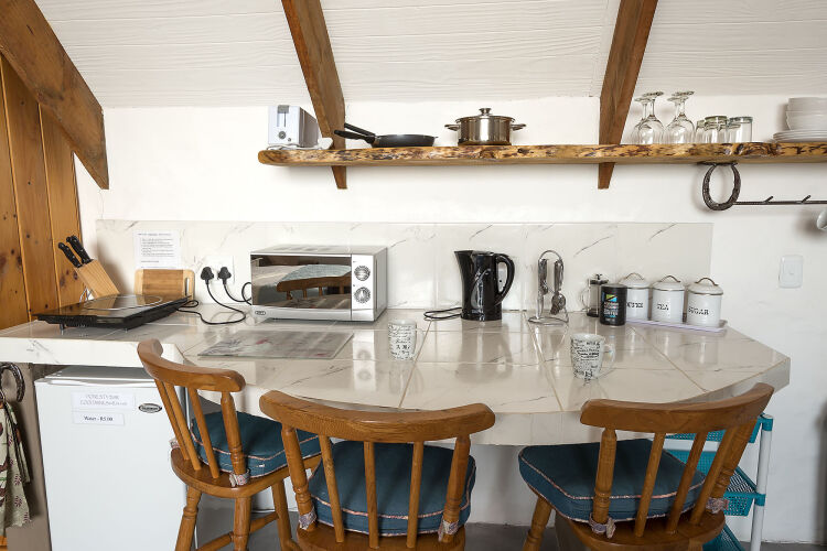 Tniqua Stable InnOver view