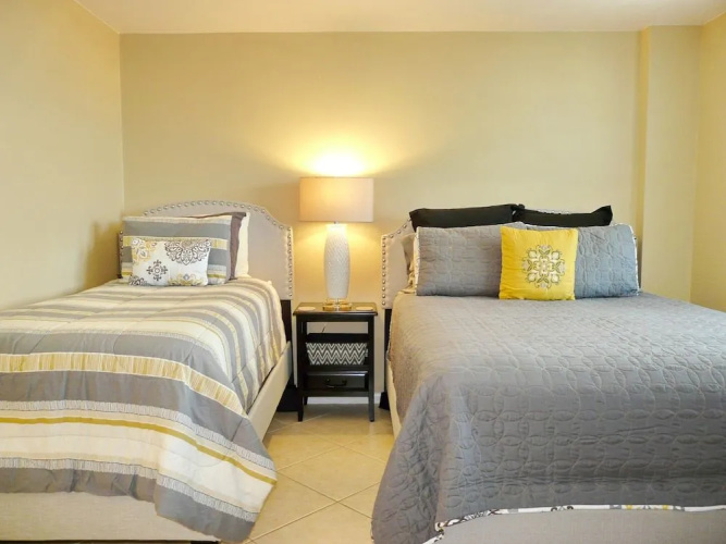 Stylish Beachfront Condo With Pool and Ocean Views