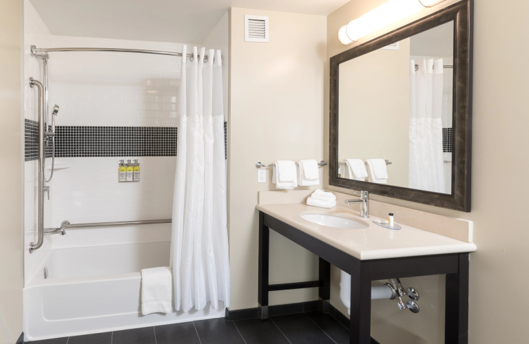 Staybridge Suites Saskatoon - University photo 12