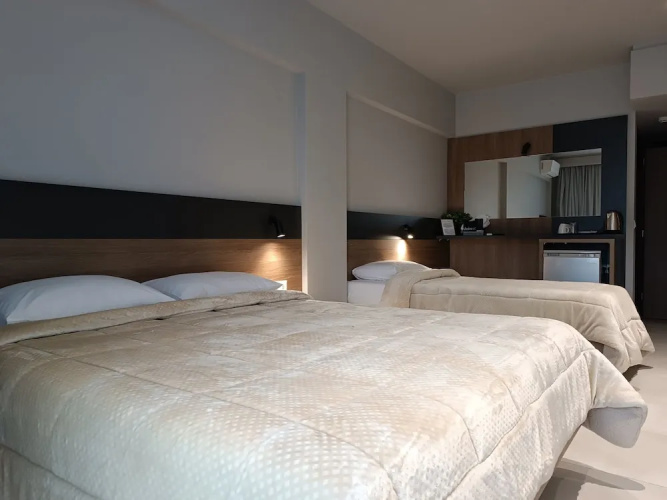 Elizabeth Queen Luxury Rooms