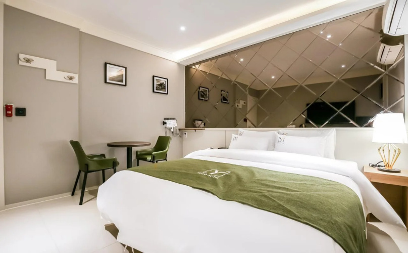 Yellow Hotel