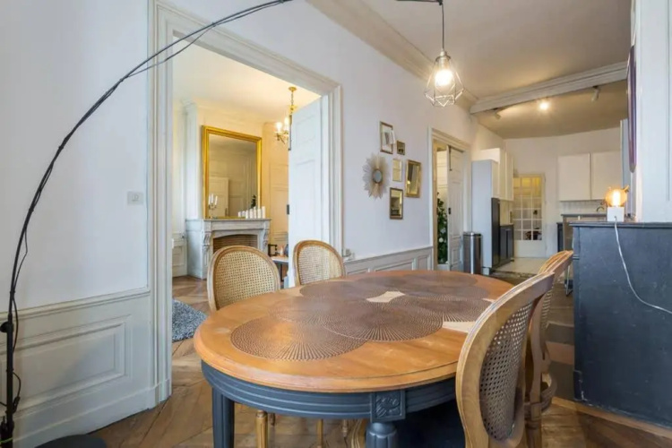 Appartement Haussmannien d’Artiste, exception, quai de Saône balcon+Parking