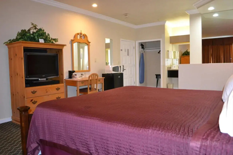 Days Inn Half Moon Bay