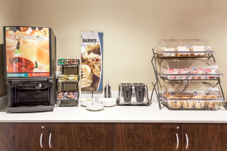 Microtel Inn & Suites By Wyndham Timmins photo 13