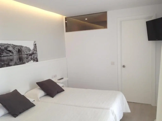 Standard Twin room with garden view